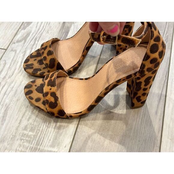 Charlotte Russe Leopard Heels size 7 - Picture 6 of 10